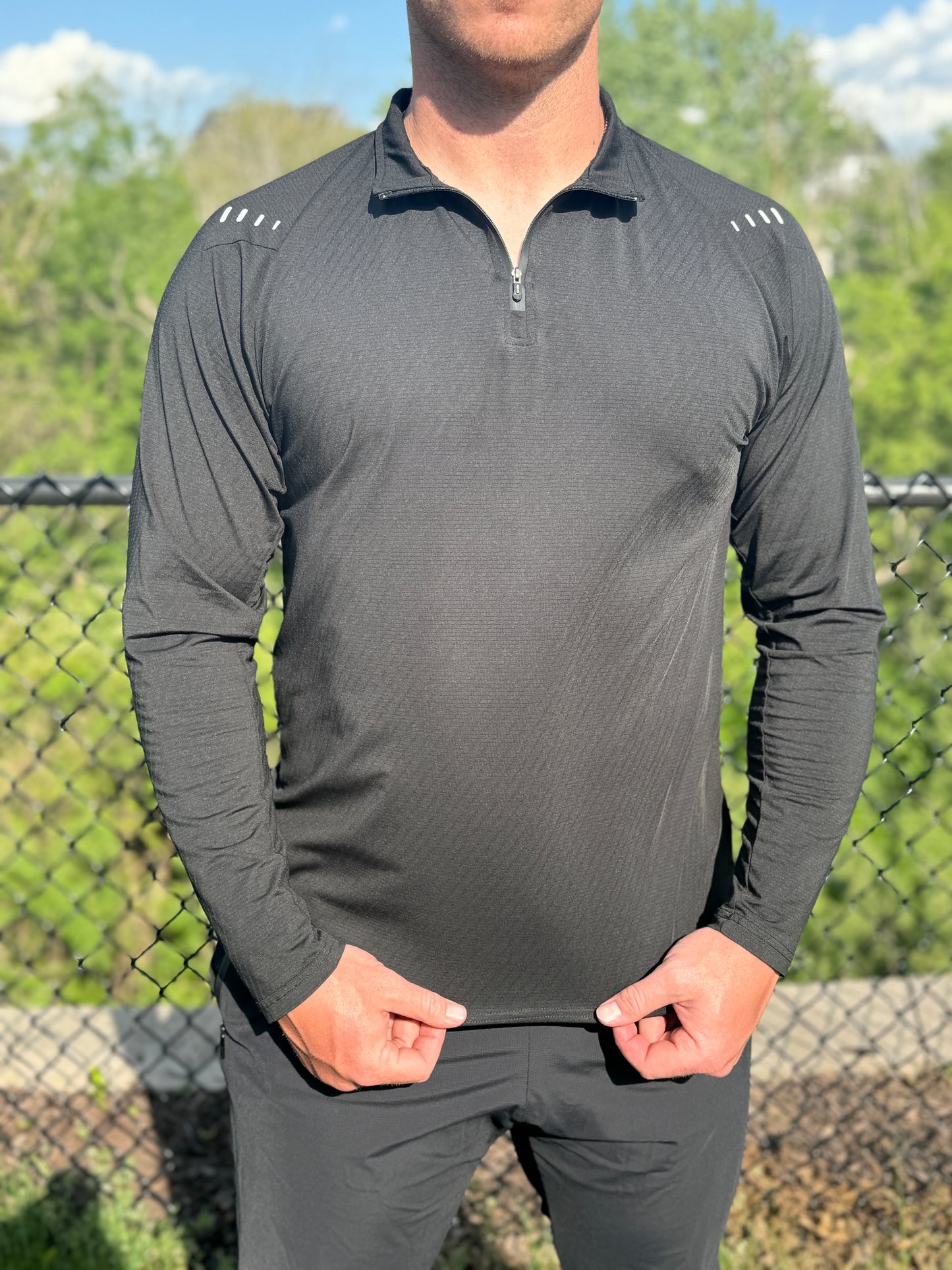 Seams 1/4 Zip Performance Pullover